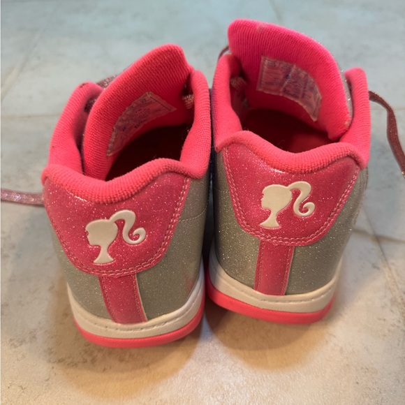 HEELYS Girl's Pro 20 Barbie (Little Kid/Big‎ Kid/Adult), Youth Size 4 - Picture 4 of 7